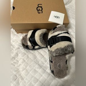 UGG Fluffita Cali Collage Slipper Beige Black Size 7